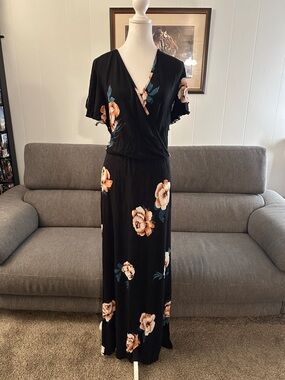 Loveappella Black Maxi Dress with Peach Floral Print